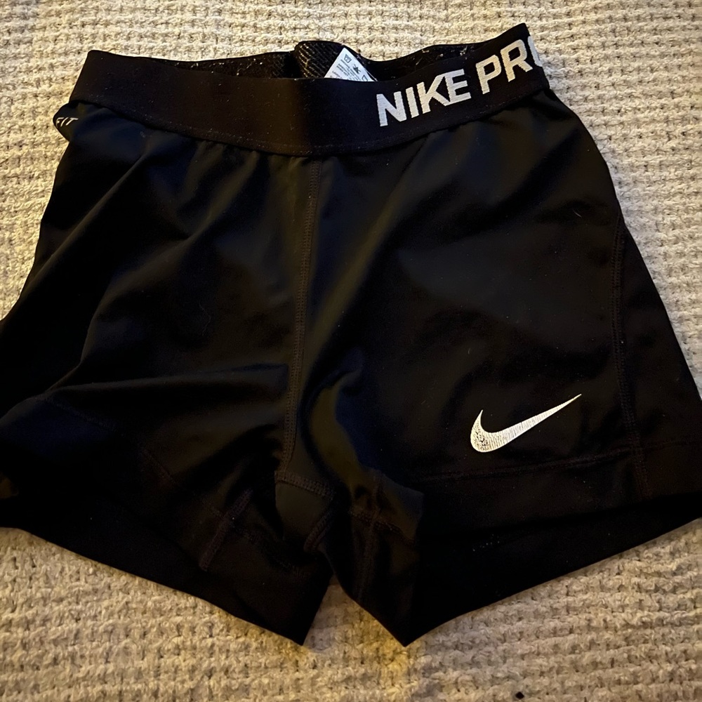 Black Nike pro shorts